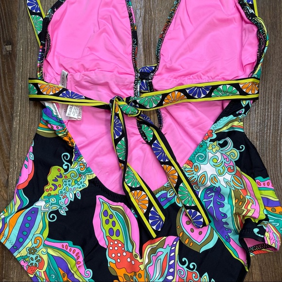Trina Turk Sea Garden Multi One Piece Halter Cross-back Swimsuit Size 6 - Picture 8 of 11